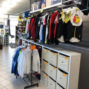 Spolverini e giacche - Abbigliamento sportivo bici - RMC negozio di bici Villafranca Verona