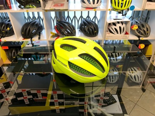 Bontrager Circuit MIPS. Casco per bici da strada. Caschi bici da corsa. RMC negozio di bici a Verona