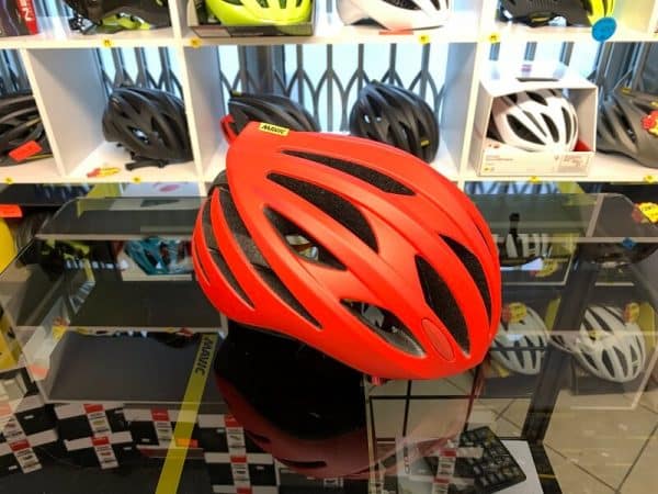 Mavic Aksium Elite Rosso. Casco bici da strada. Caschi bici da corsa. RMC negozio bici Verona