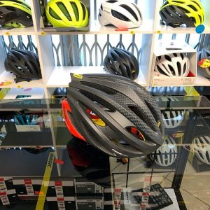 Mavic Cosmic Pro. Casco bici da strada. Caschi bici da corsa. RMC negozio bici Verona