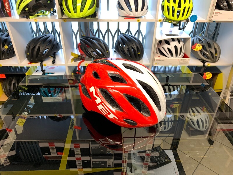Met Idolo Bianco Rosso - Casco bici da strada a Verona - RMC
