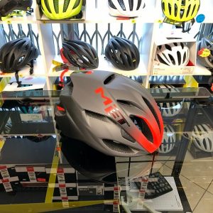 Met Rivale. Casco bici da strada. Caschi bici da corsa. RMC negozio bici Verona