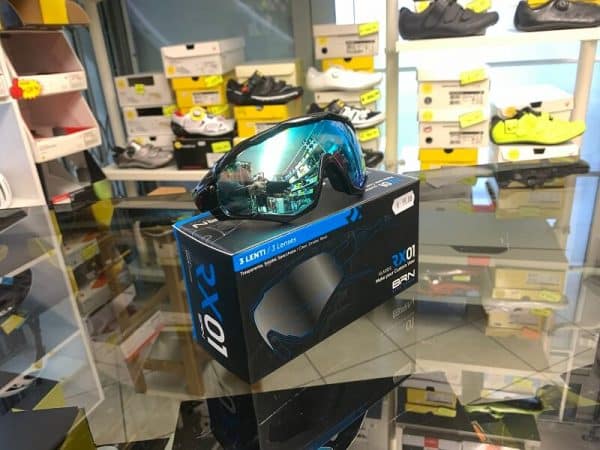 Occhiale BRN nero blu - Accessori per andar in giro in bici. RMC negozio biciclette Verona