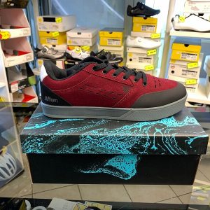 Afton Keegan Rossa. Scarpe bici MTB Mountain Bike flat Verona. RMC negozio bici a Verona