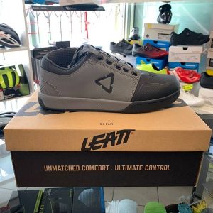 Scarpe Flat LEATT 3.0 grigia. Scarpe bici MTB Mountain Bike flat Verona. RMC negozio bici Verona
