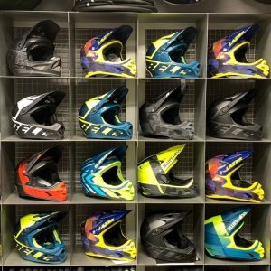 Cachi per BMX e Downhill DH. Bici da e bmx downhill. Abbigliamento sportivo. RMC negozio bici Verona