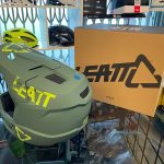 Casco LEATT integrale verde. BMX e MTB DH Downhill Verona. Accessori e protezioni bici