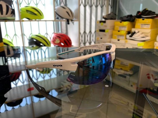 Occhiale bici Kayak bianco. Accessori per andar in giro in bici. RMC negozio biciclette Verona