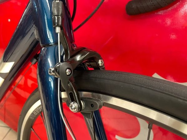 Trek Domane AL 2 blu 2022. Bici da strada Verona. Bicicletta da corsa