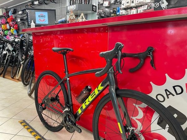 Trek Domane AL 3 grigia 2021. Bici da strada Verona. Bicicletta da corsa. RMC negozio bici a Verona