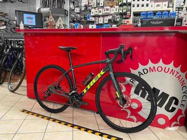 Trek Domane AL 3 grigia 2021. Bici da strada Verona. Bicicletta da corsa. RMC negozio bici a Verona