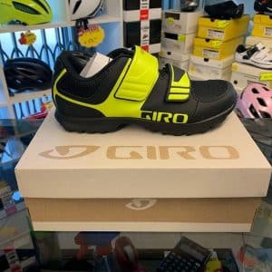 Scarpa Giro. Scarpe bici MTB Mountain Bike SPD misto Flat Verona. RMC negozio bici a Verona