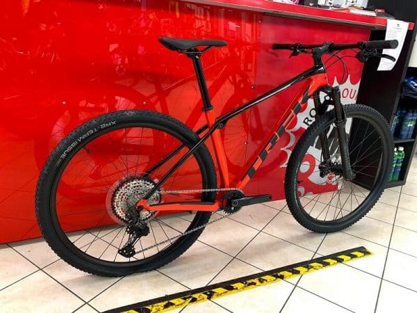 Trek Procaliber 9.6 nera e rossa 2021. Bicicletta MTB Mountain Bike Verona. RMC negozio bici Verona