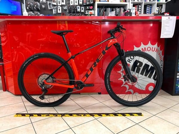 Trek Procaliber 9.6 nera e rossa 2021. Bicicletta MTB Mountain Bike Verona. RMC negozio bici Verona