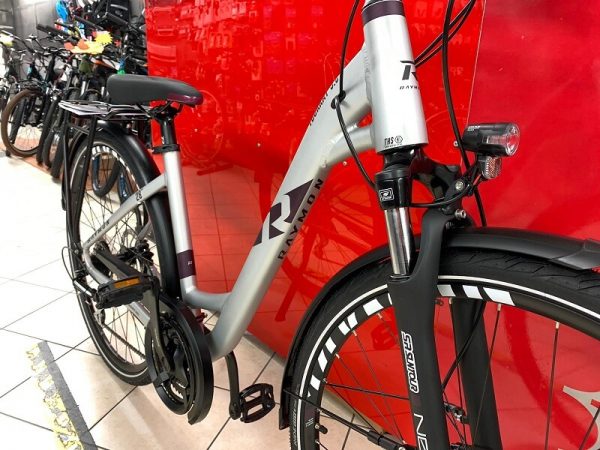 Raymon Tourray 3.0 Trekking City Bike Verona. Bici per città. RMC negozio di biciclette. Trekking