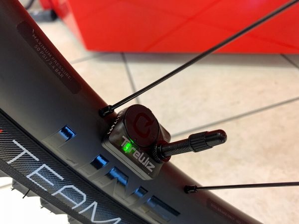 Sensore di pressione intelligente. Accessori per biciclette Verona. RMC negozio di bici Verona