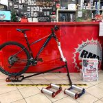 Set Rullo: staffa riscaldamento gara + rullo mini roller. Accessori bici. RMC negozio bici Verona