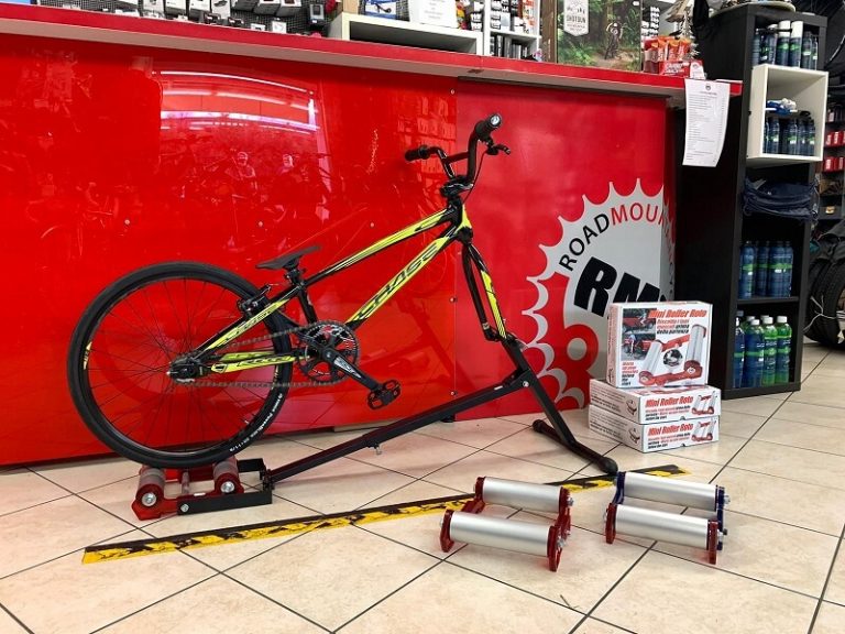 Mini Rullo e staffa per qualsiasi bici - Adattabile a qualsiasi bici ( MTB - Corsa - BMX ) - Pratico e leggero