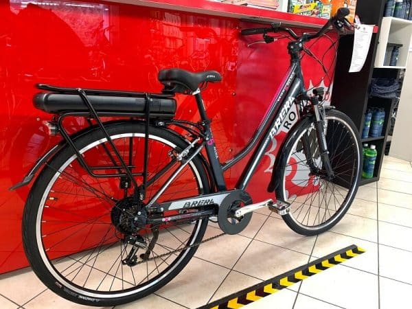 Brera Elettrica donna 28” nera. Bici Elettrica Verona. E-bike bicicletta. RMC negozio bici Verona