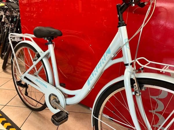 Brera Meneghina 26” azzurra. City Bike donna a Verona. Bici per città. RMC negozio biciclette Verona