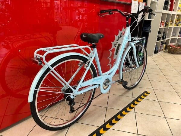 Brera Meneghina 26” azzurra. City Bike donna a Verona. Bici per città. RMC negozio biciclette Verona