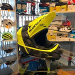 Casco Bluegrass Intox giallo. Casco bici BMX, MTB e DH Downhill Verona. Accessori e protezioni bici