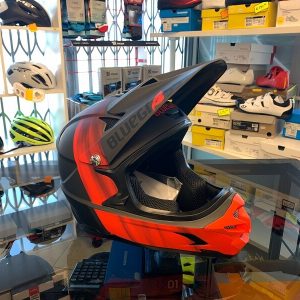 Casco Bluegrass Intox rosso. Casco bici BMX, MTB e DH Downhill Verona. Accessori e protezioni bici