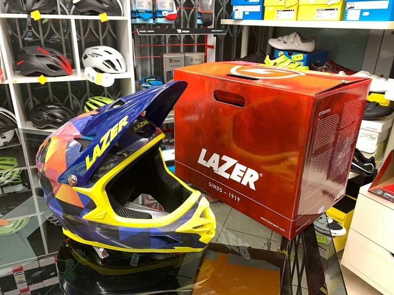Casco LAZER Integrale giallo e blu. Casco BMX e MTB Downhill