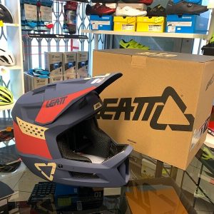 Casco LEATT integrale. Casco BMX e MTB DH Downhill Verona. Accessori e protezioni per bici