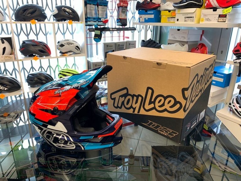 Casco Troy Lee Designs D3 rosso-blu. Casco BMX e MTB DH Downhill Verona. Accessori e protezioni bici