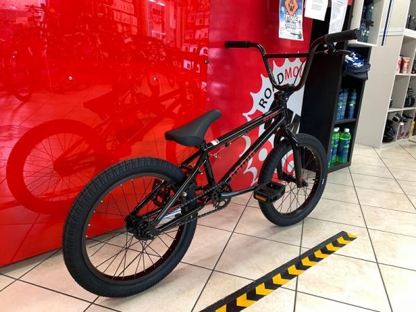 RADIO BMX Revo 16” nera. Bici bmx freestyle a Verona. RMC negozio biciclette street e dirt Verona