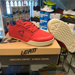 Scarpe Flat LEATT. Scarpe bici MTB Mountain Bike flat Verona. RMC negozio bici a Verona