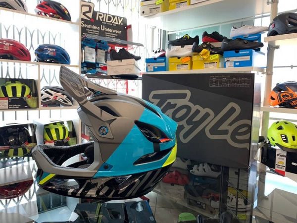 Casco Troy Lee Designs STAGE Nova Enduro. Casco MTB Enduro Verona. Accessori e protezioni bici