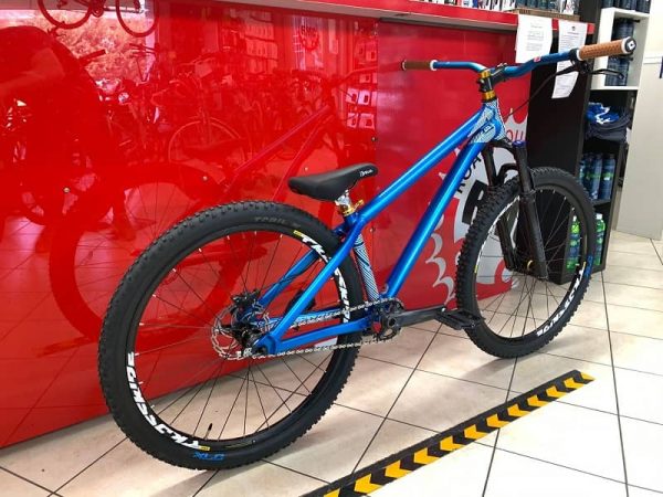 Dirt 26” Octane One blu personalizzata. Bici MTB Mountain Bike e bmx a Verona. Negozio biciclette