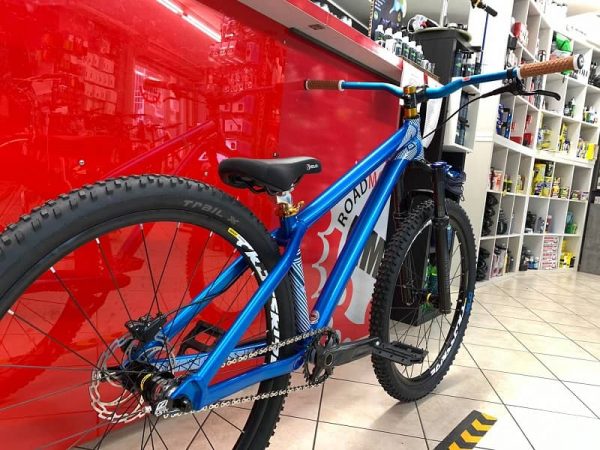 Dirt 26” Octane One blu personalizzata. Bici MTB Mountain Bike e bmx a Verona. Negozio biciclette