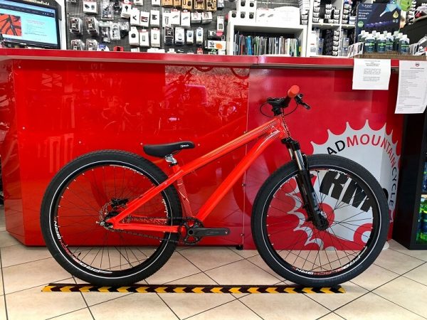 Dirt 26” Octane One rossa personalizzata. Bici MTB Mountain Bike e bmx a Verona. Negozio biciclette