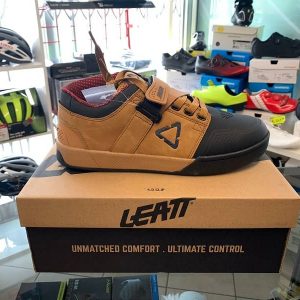 Scarpe Flat + Clip LEATT 4.0. Scarpe bici MTB Mountain Bike flat Verona. RMC negozio bici Verona