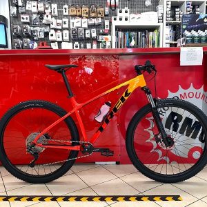 Trek Marlin 7 2021 arancio. Bici MTB Mountain Bike Verona. RMC negozio di biciclette a Verona
