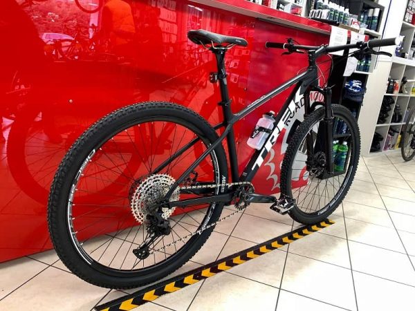 Trek Marlin personalizzata 4.0. MTB Mountain Bike Verona. RMC negozio di bici a Verona