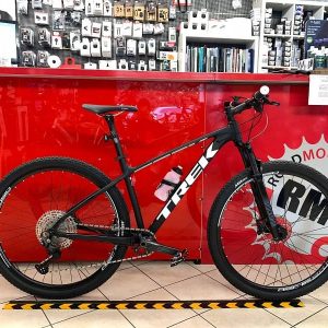 Trek Marlin personalizzata 4.0. MTB Mountain Bike Verona. RMC negozio di bici a Verona