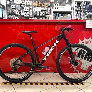 Trek Marlin personalizzata 5.0. MTB Mountain Bike Verona. RMC negozio di bici a Verona