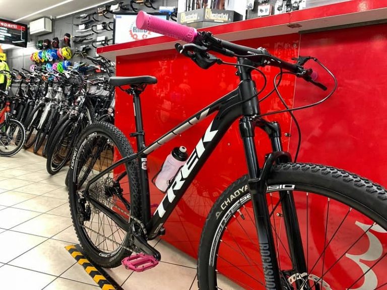 Trek Marlin personalizzata 5.0. MTB Mountain Bike Verona. RMC negozio di bici a Verona