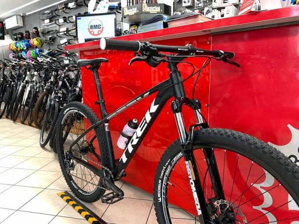 Trek Marlin personalizzata 6.0. MTB Mountain Bike Verona. RMC negozio di bici a Verona