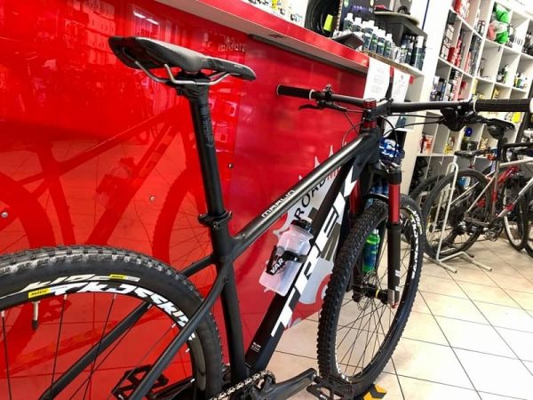 Trek Marlin personalizzata. MTB Mountain Bike Verona. RMC negozio di bici a Verona