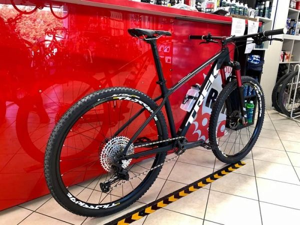 Trek Marlin personalizzata. MTB Mountain Bike Verona. RMC negozio di bici a Verona