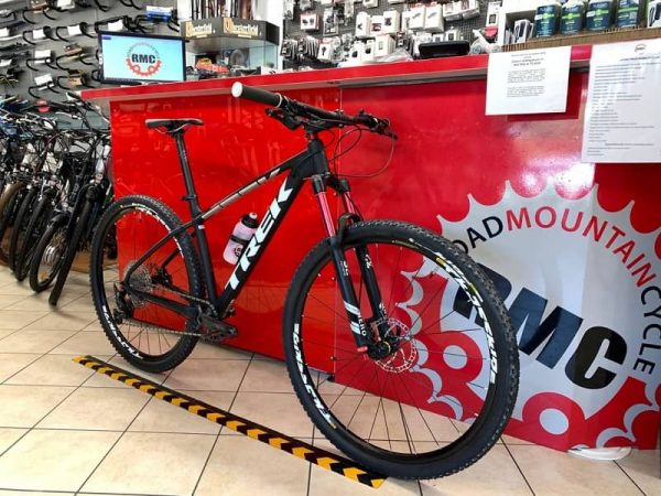 Trek Marlin personalizzata. MTB Mountain Bike Verona. RMC negozio di bici a Verona