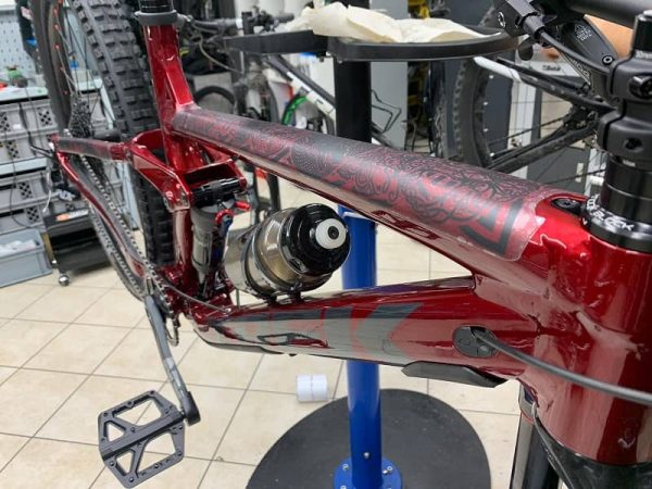 Protezione Telaio su misura Dyedbro. Accessori per bici Verona