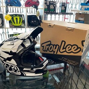 Casco Troy Lee Designs D3 Vertigo. Protezioni per BMX e MTB DH Downhill Verona