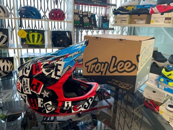 Casco Troy Lee Designs D3 anarchy black. Protezioni per BMX e MTB DH Downhill Verona