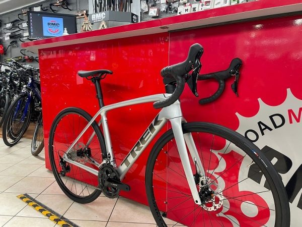 Trek Emonda SL 5 Disc 2022. Bici da strada a Verona. Bicicletta da corsa